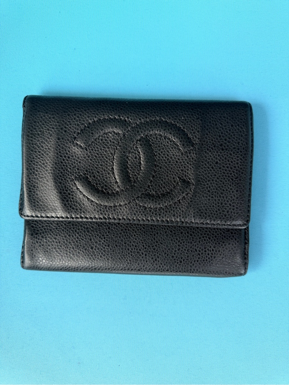 CHANEL vintage Black Caviar Leather wallet with Embossed CC AUTHENTIC